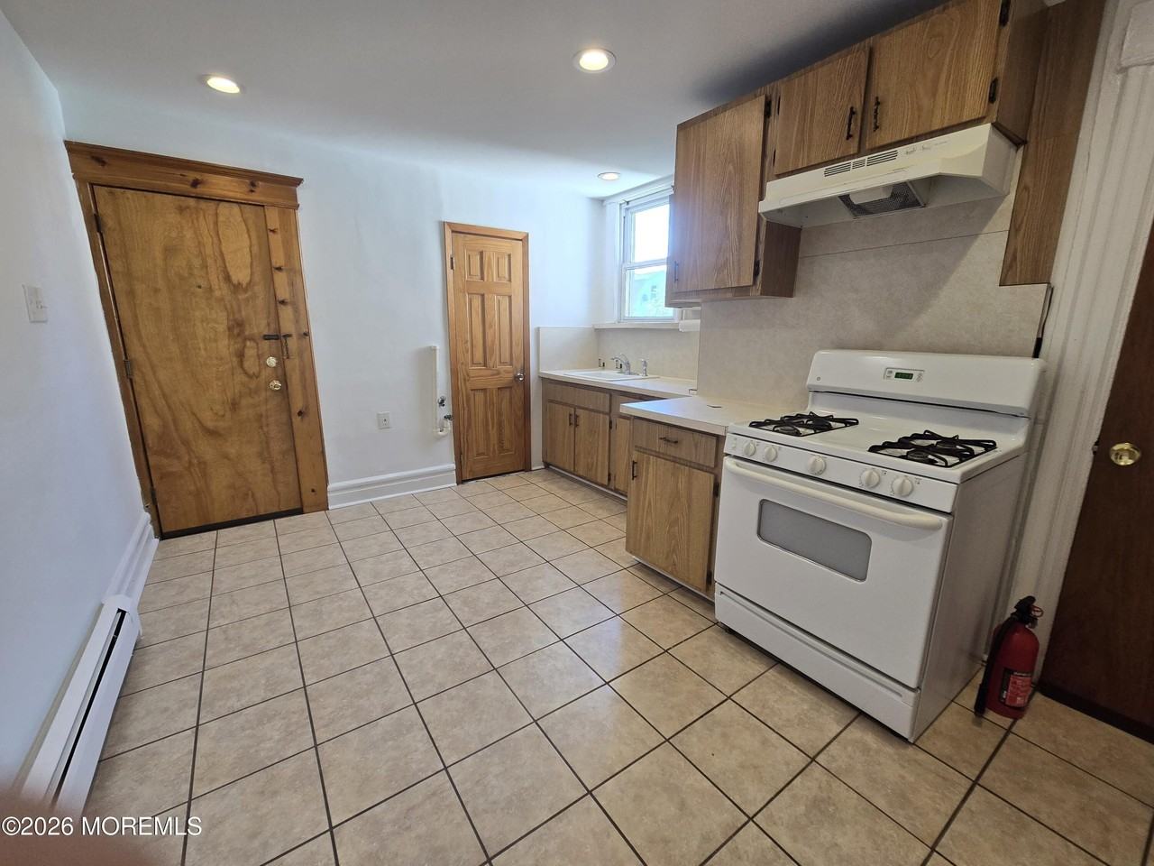 162 Kearny Ave #4 - Photo 4 of 7