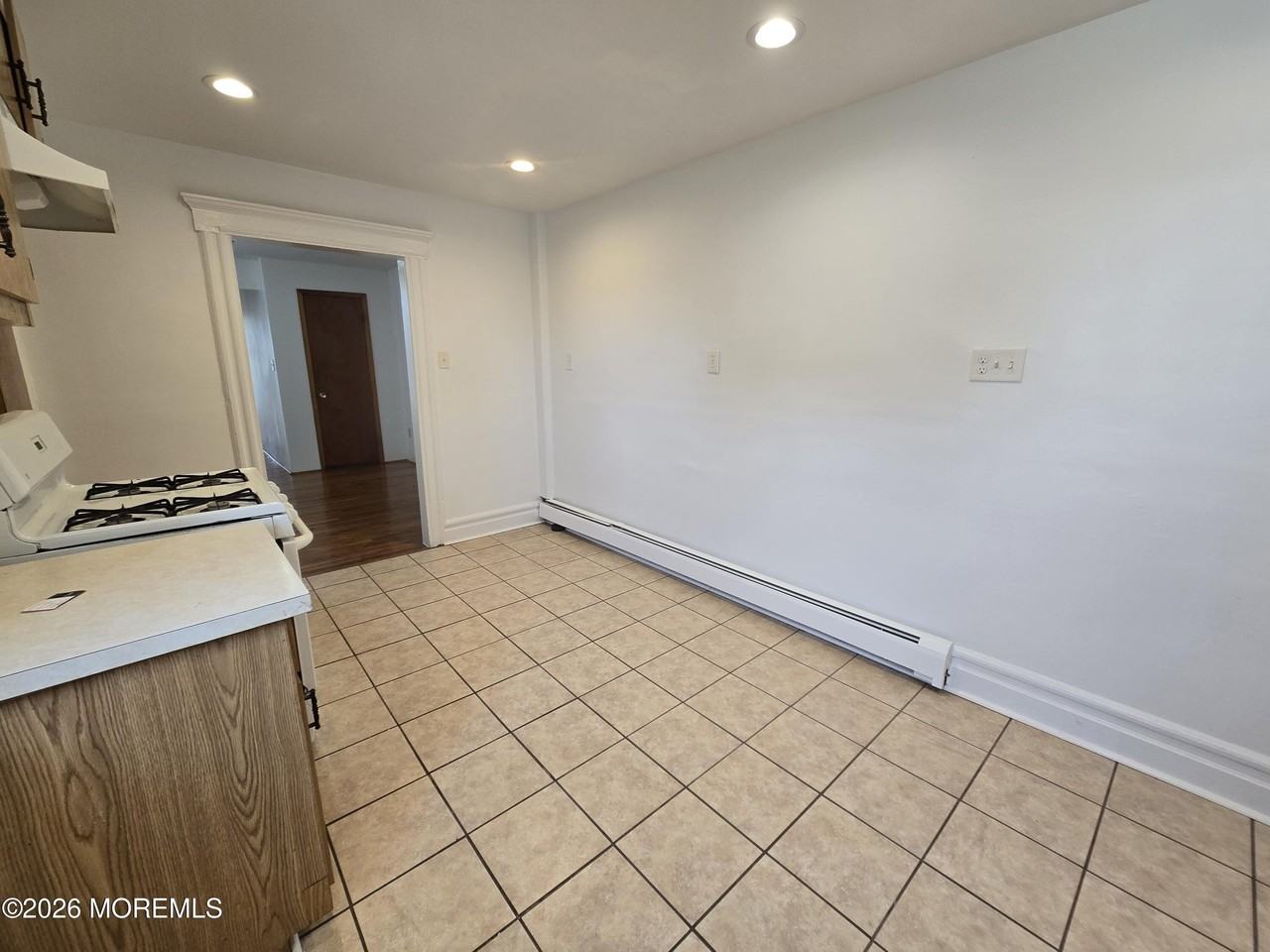 162 Kearny Ave #4 - Photo 5 of 7