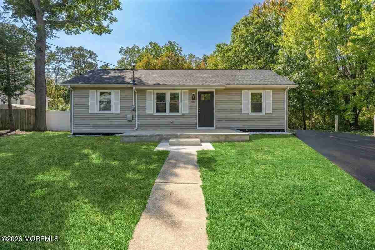 501 Azalea Dr - Photo 2 of 37