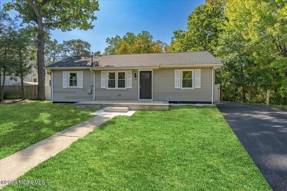 501 Azalea Dr - Photo 4 of 37