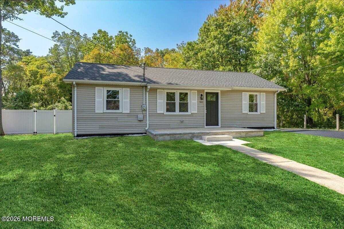 501 Azalea Dr - Photo 6 of 37