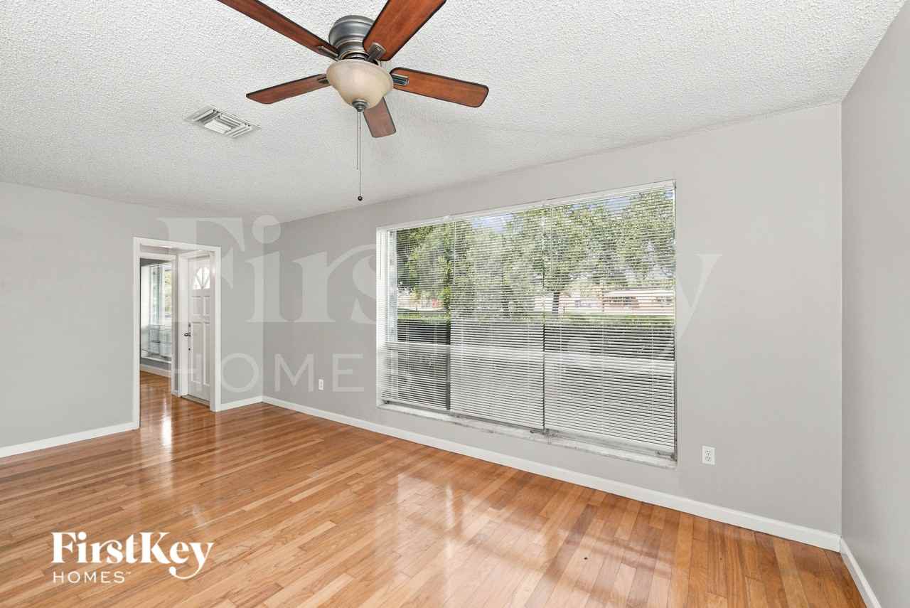 540 Nwave - Photo 3 of 17