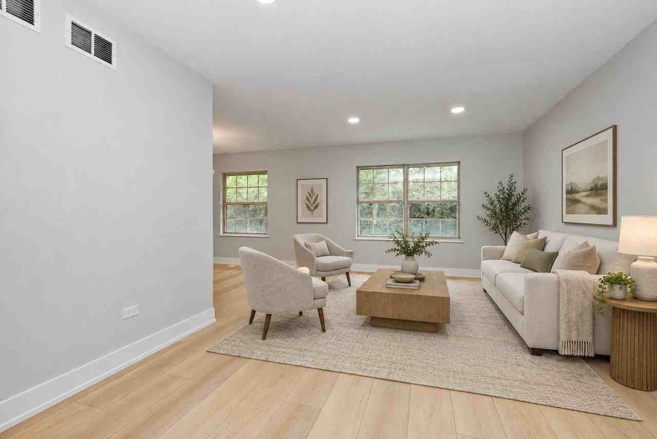 8161 W Orchard Dr - Photo 2 of 28