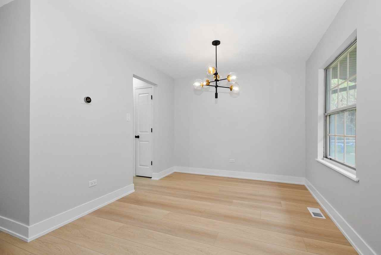 8161 W Orchard Dr - Photo 7 of 28