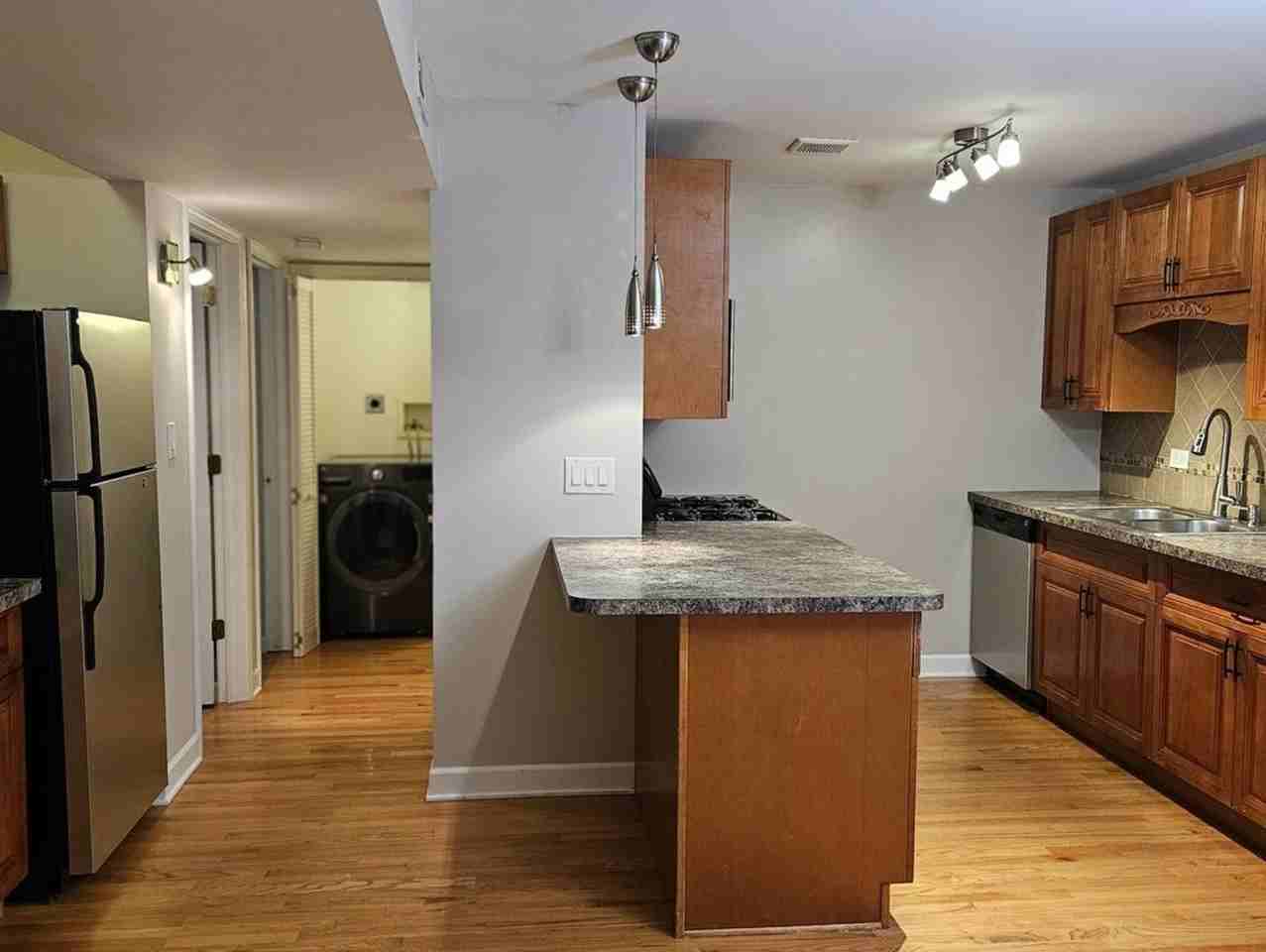 10S771 Clarendon Hills Rd #208 - Photo 7 of 19