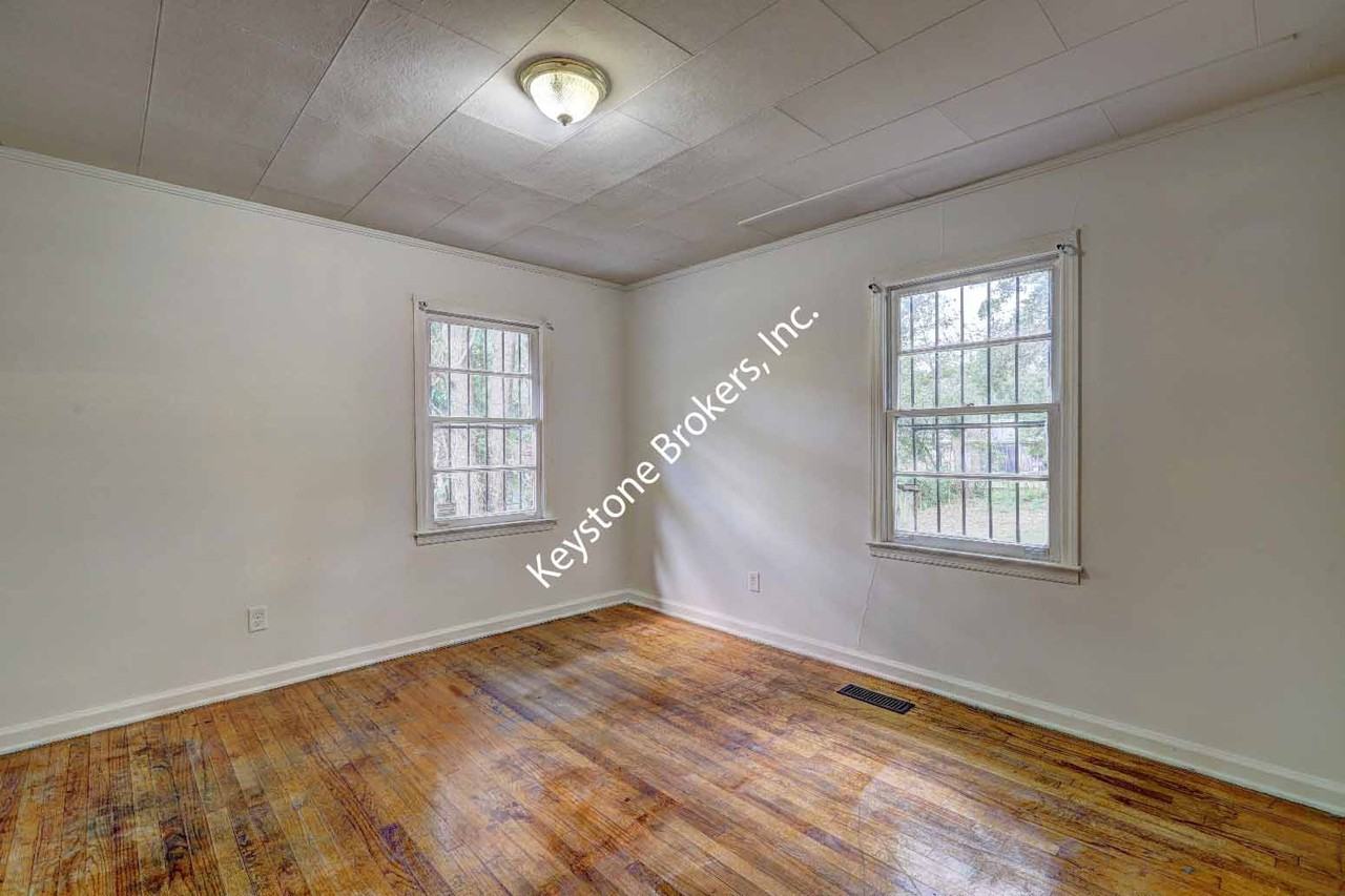 2072 Knightsbridge Rd #1 - Photo 6 of 7