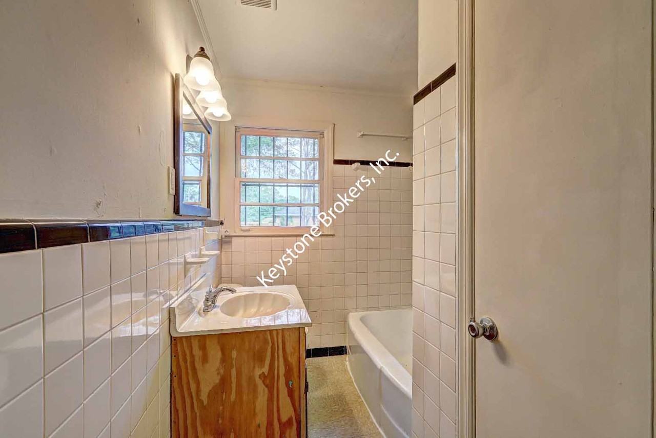 2072 Knightsbridge Rd #1 - Photo 7 of 7