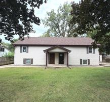 featured image of 1722 Lyran Ave