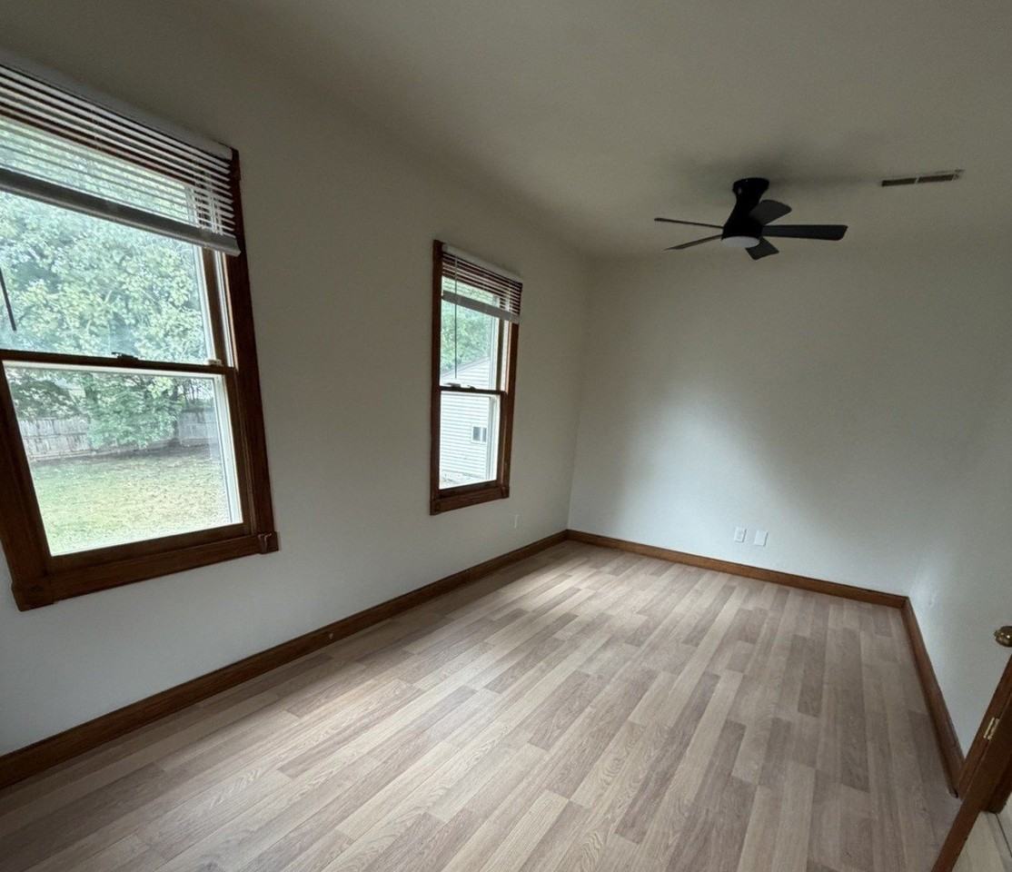 1722 Lyran Ave - Photo 3 of 11