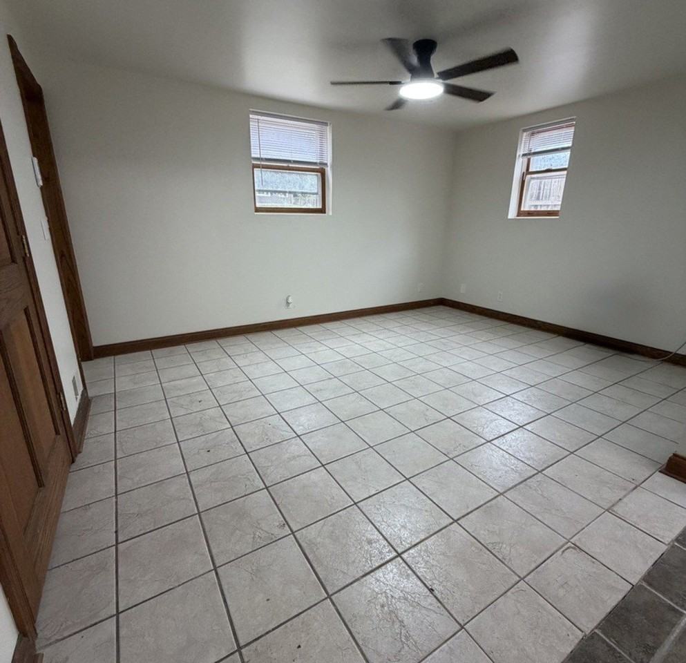 1722 Lyran Ave - Photo 6 of 11