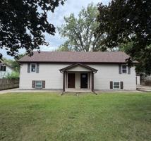 featured image of 1724 Lyran Ave
