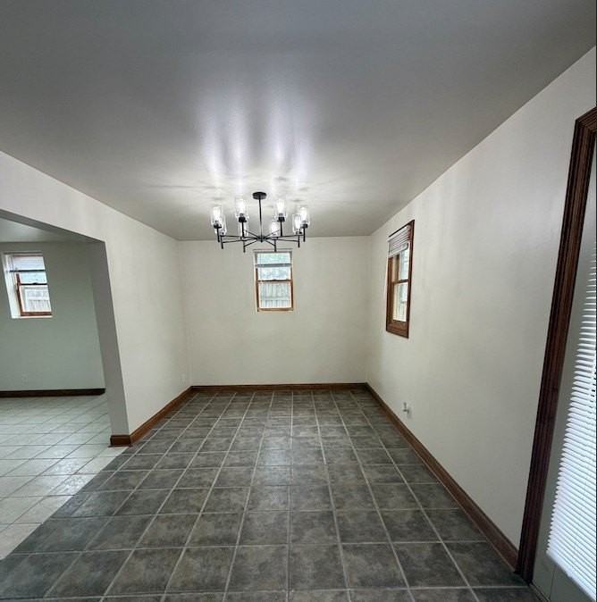 1724 Lyran Ave - Photo 4 of 9
