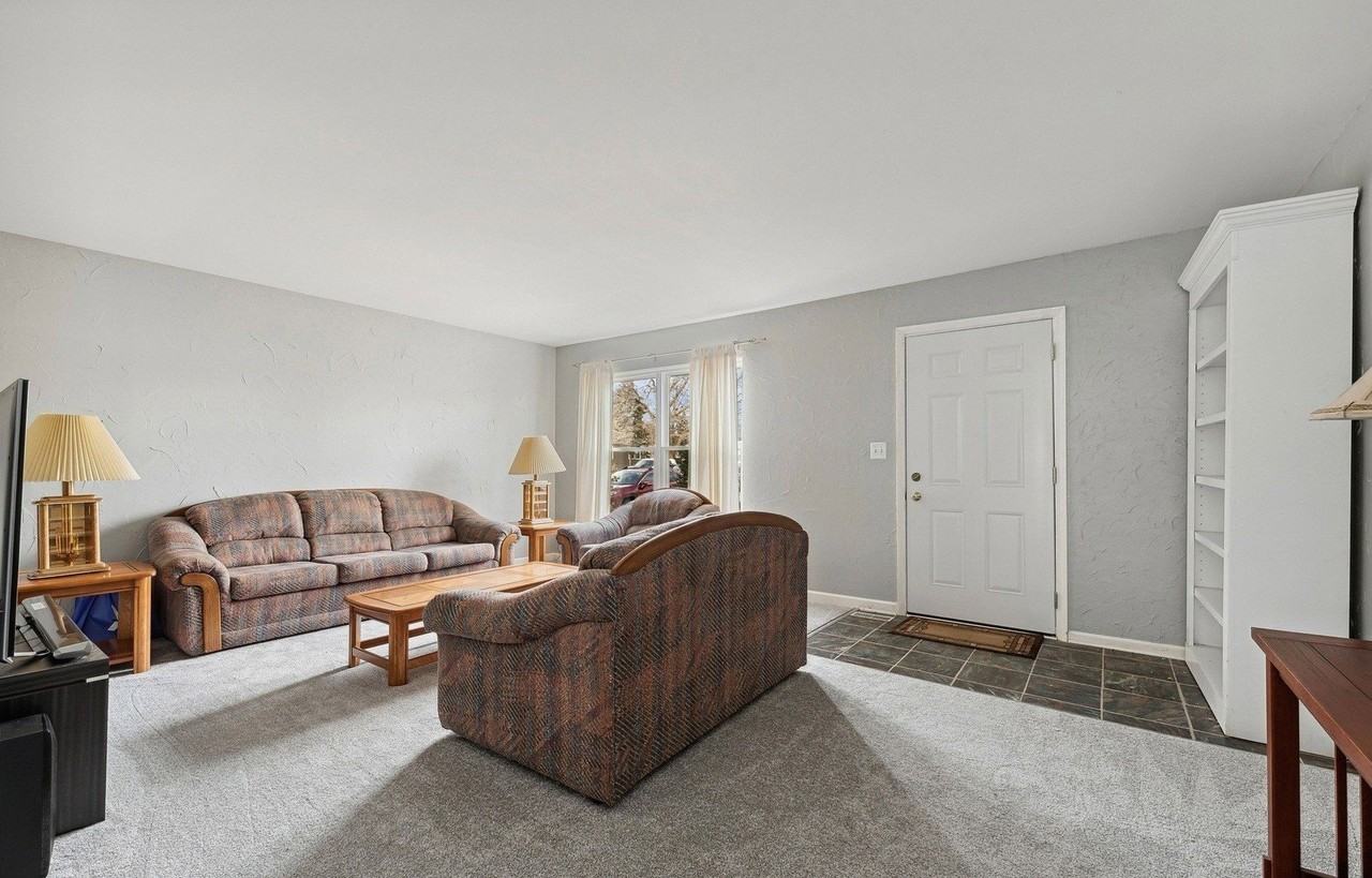 1817 Carlisle Ct #1817 - Photo 3 of 10