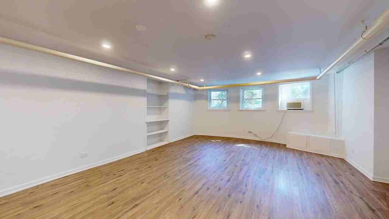 8912 Ewing Ave #GDN - Photo 3 of 13