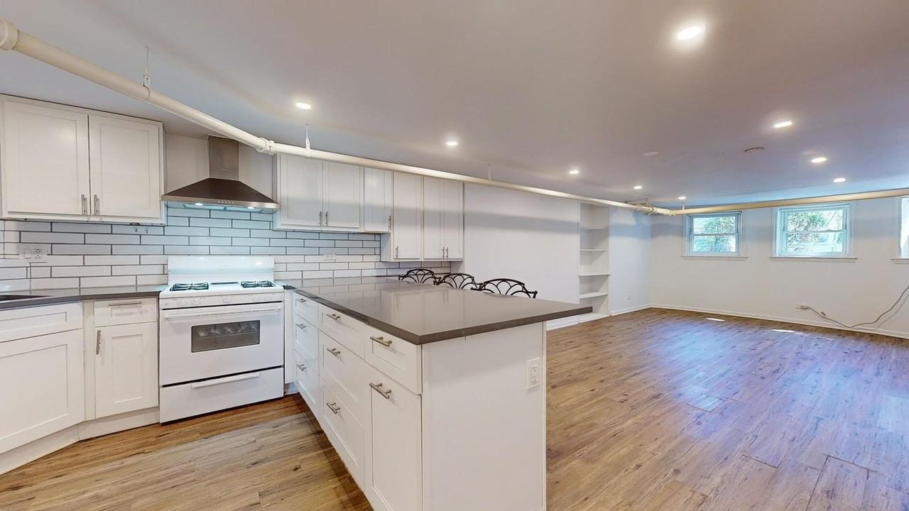 8912 Ewing Ave #GDN - Photo 5 of 13