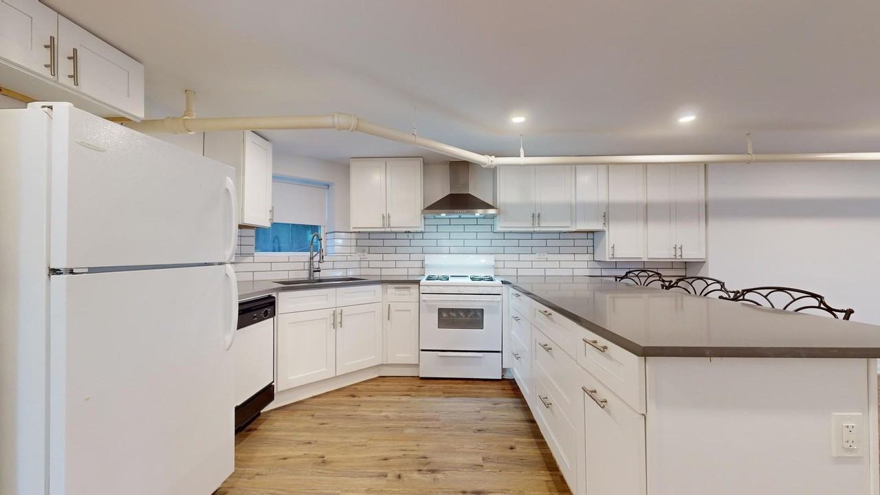8912 Ewing Ave #GDN - Photo 7 of 13