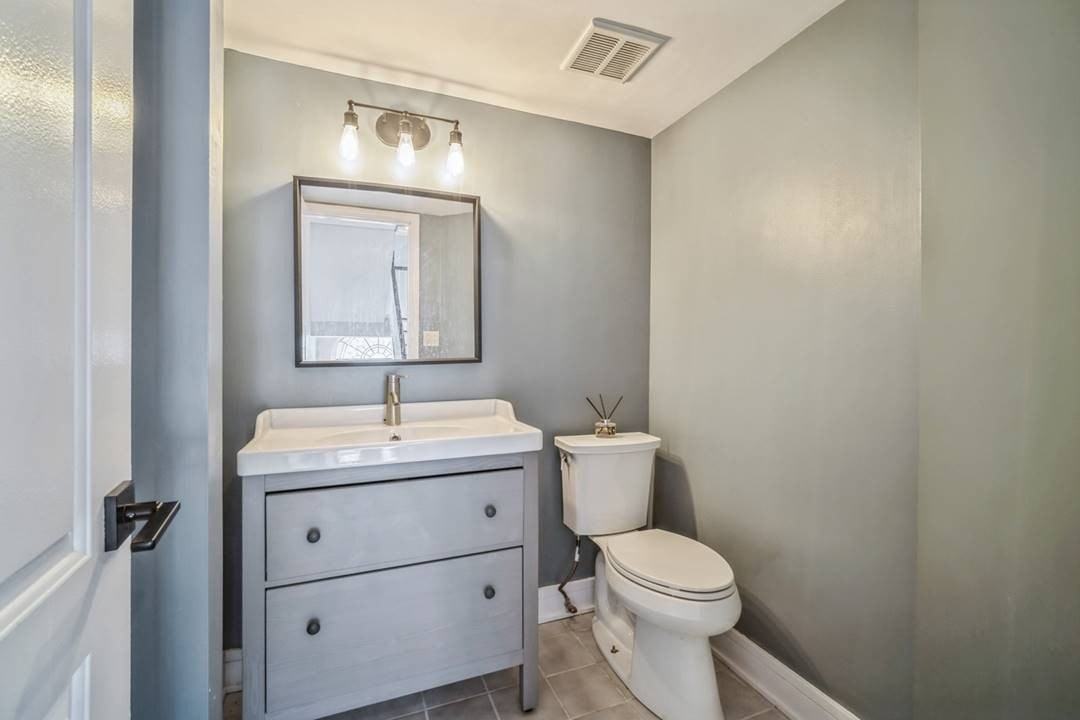 933 W Essex Pl - Photo 7 of 21