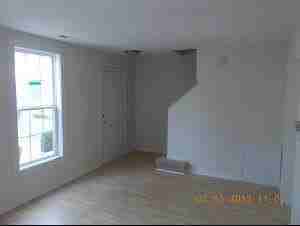 1085 Symphony Dr - Photo 4 of 10