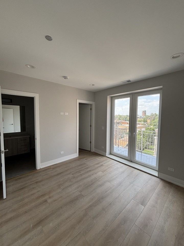 3218 N Karlov Ave #2 - Photo 3 of 9