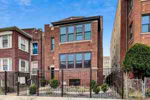 featured image of 4850 N Albany Ave