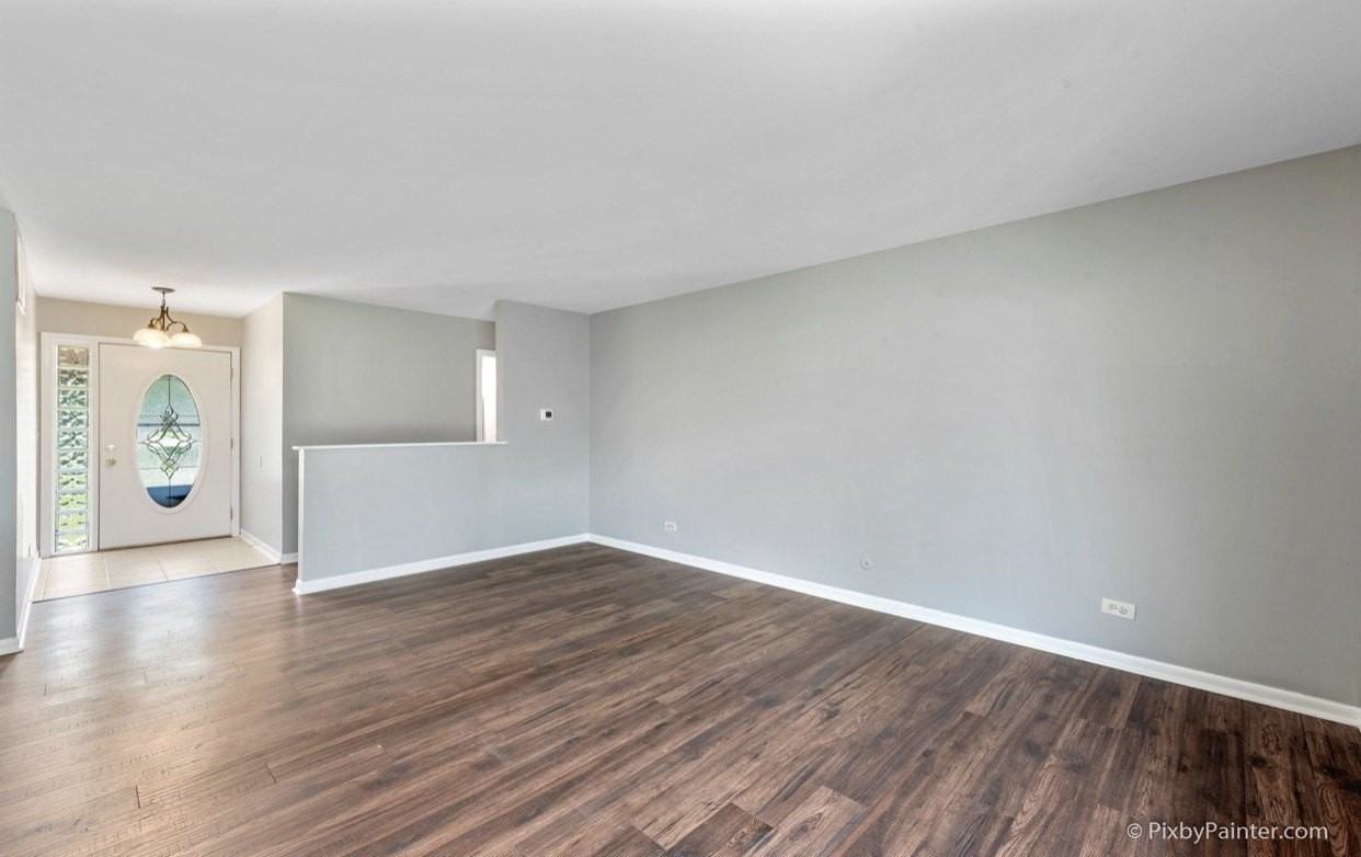 240 Bristol Way - Photo 5 of 19