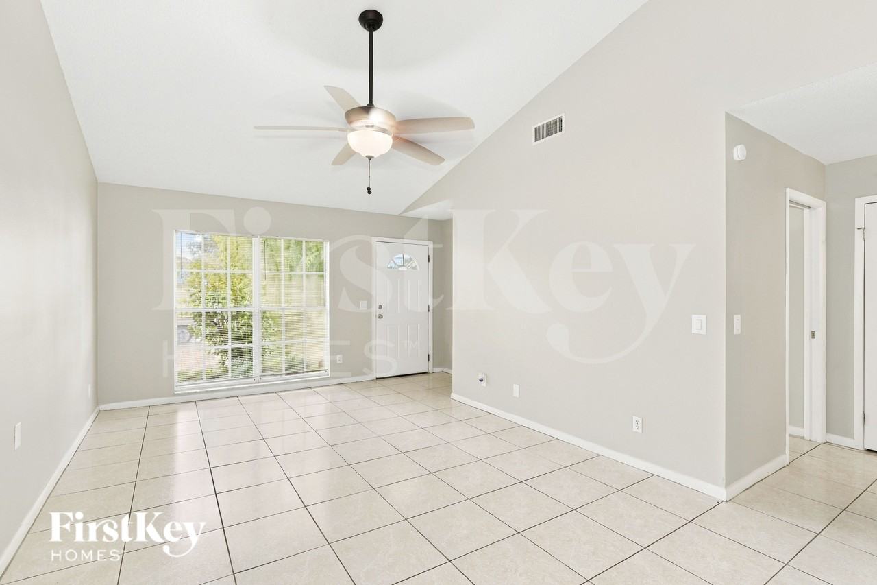 9728 Fox Hollow Rd - Photo 3 of 17
