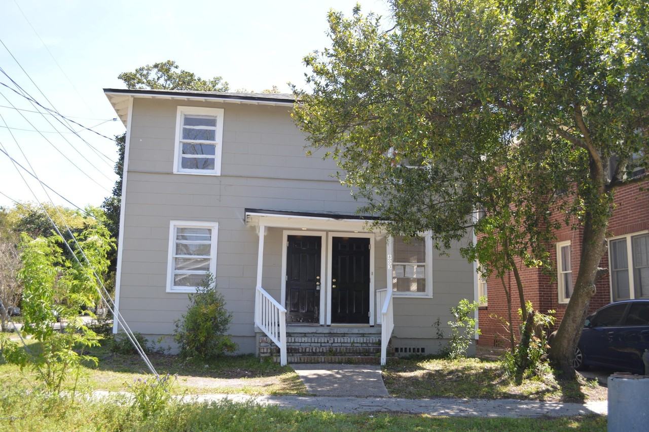 803 Acosta St - Photo 2 of 16