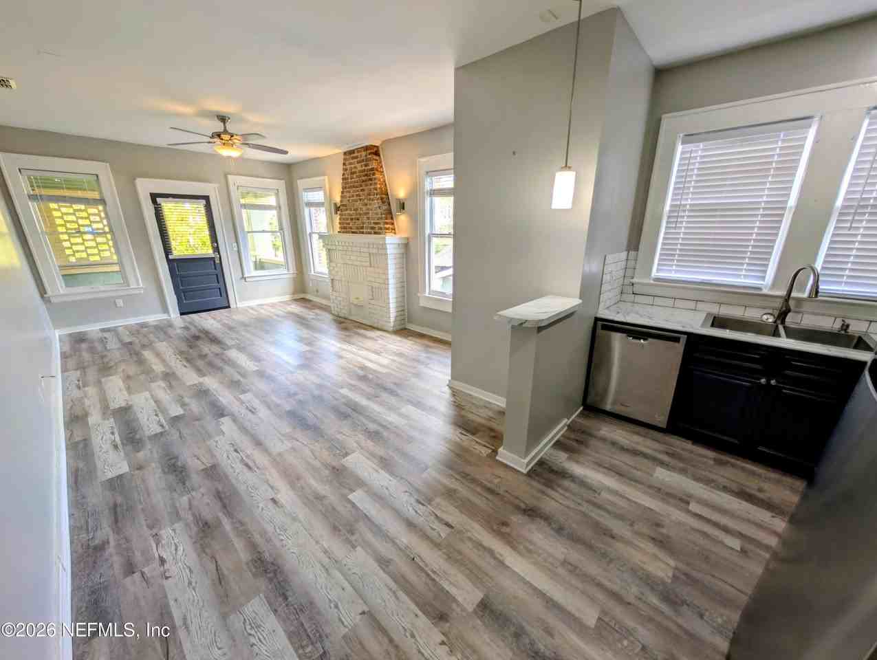 2818 Herschel St #4 - Photo 5 of 12