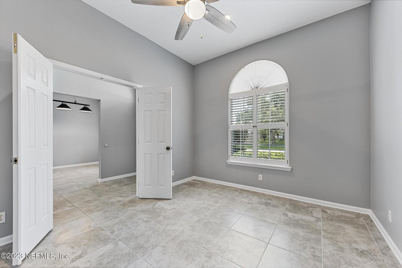 13021 Chets Creek Dr S - Photo 4 of 27