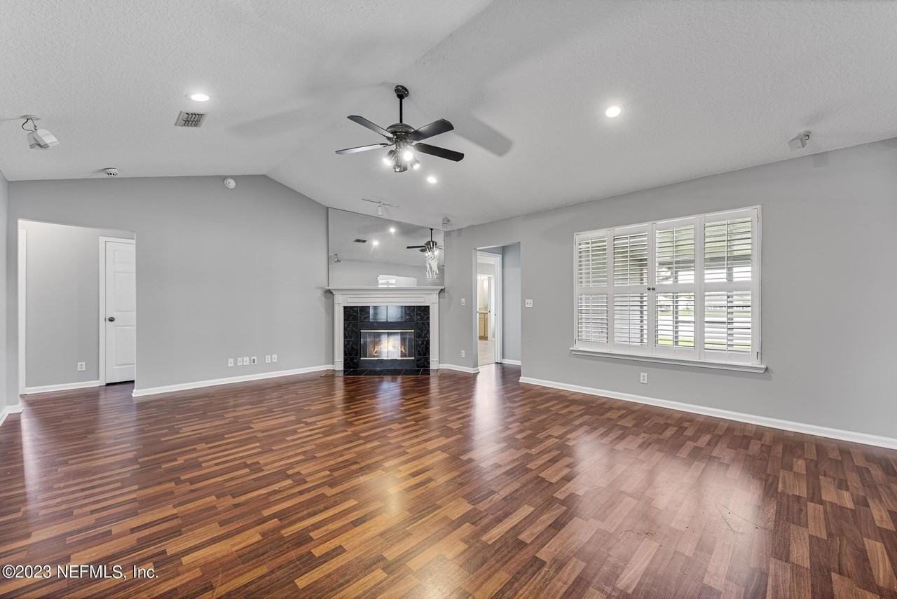 13021 Chets Creek Dr S - Photo 7 of 27