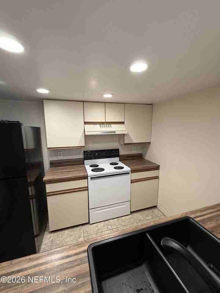 1225 Songbird Ln - Photo 2 of 17