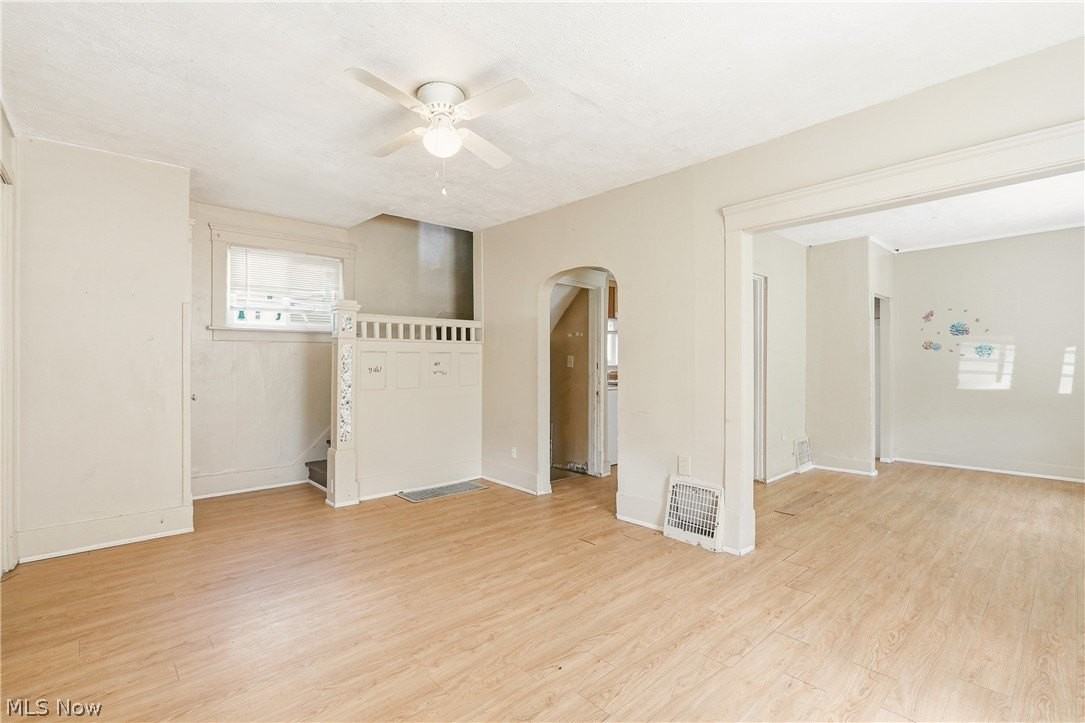 285 Sumner Ct - Photo 2 of 42