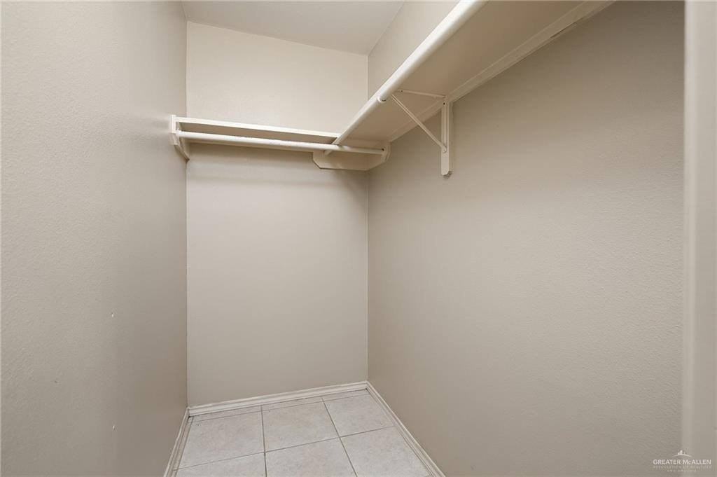 1505 Nassau St - Photo 4 of 16