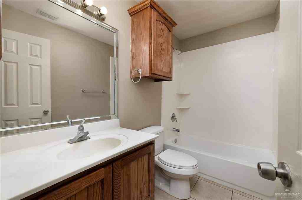 1505 Nassau St - Photo 7 of 16