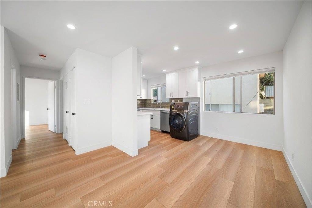 936 Centennial St - Photo 3 of 10
