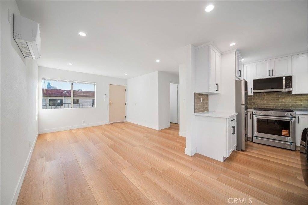 936 Centennial St - Photo 4 of 10
