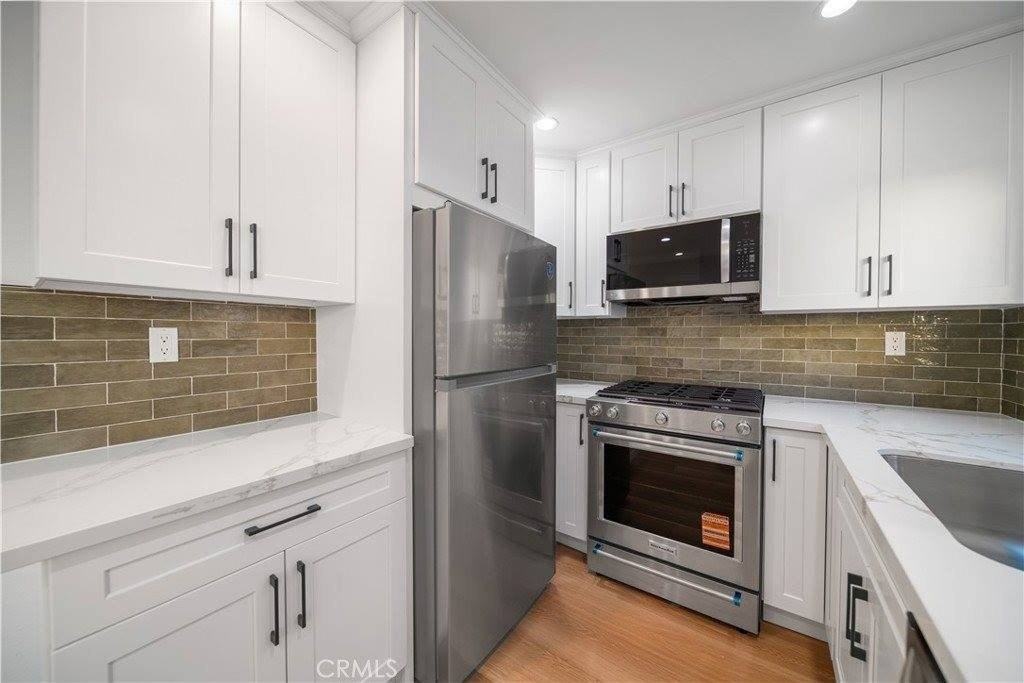 936 Centennial St - Photo 5 of 10