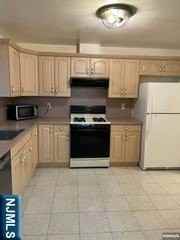 8 Hillcrest Ave #A - Photo 5 of 12