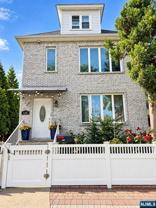 131 Ray St - Photo 1 of 1
