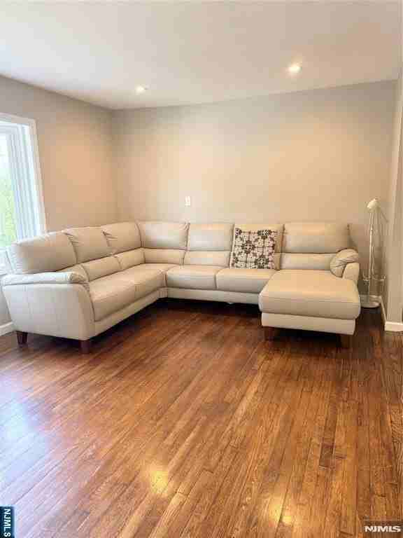 180 W Orchard St - Photo 7 of 30