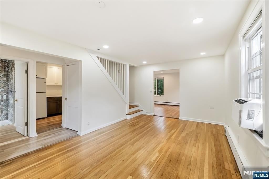 7 Burnham Pl - Photo 5 of 27