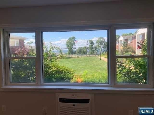 100 Bergen Blvd #21 - Photo 3 of 6