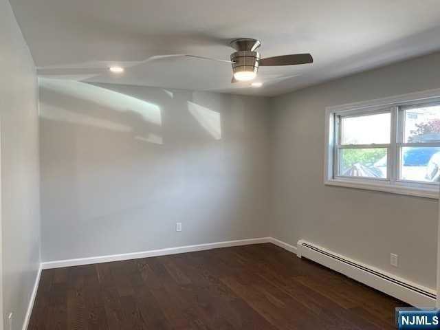 100 Bergen Blvd #21 - Photo 5 of 6