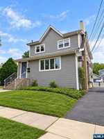 featured image of 143 4th St #2
