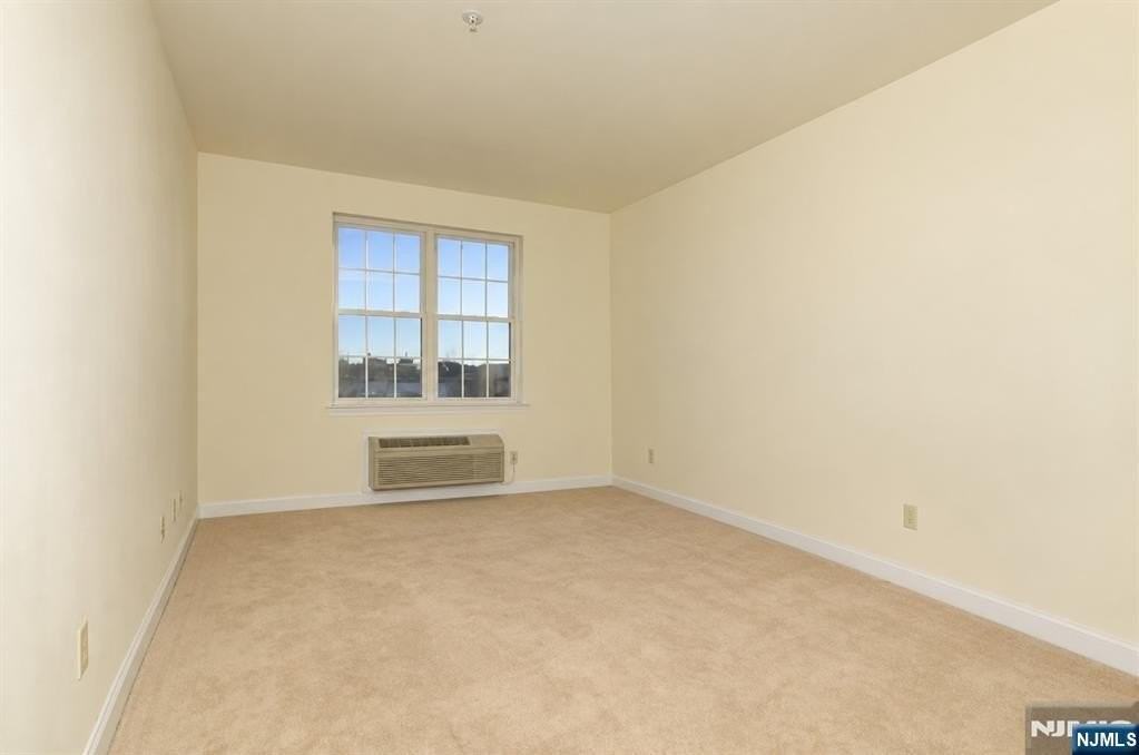 1100 River Rd #202 - Photo 6 of 12
