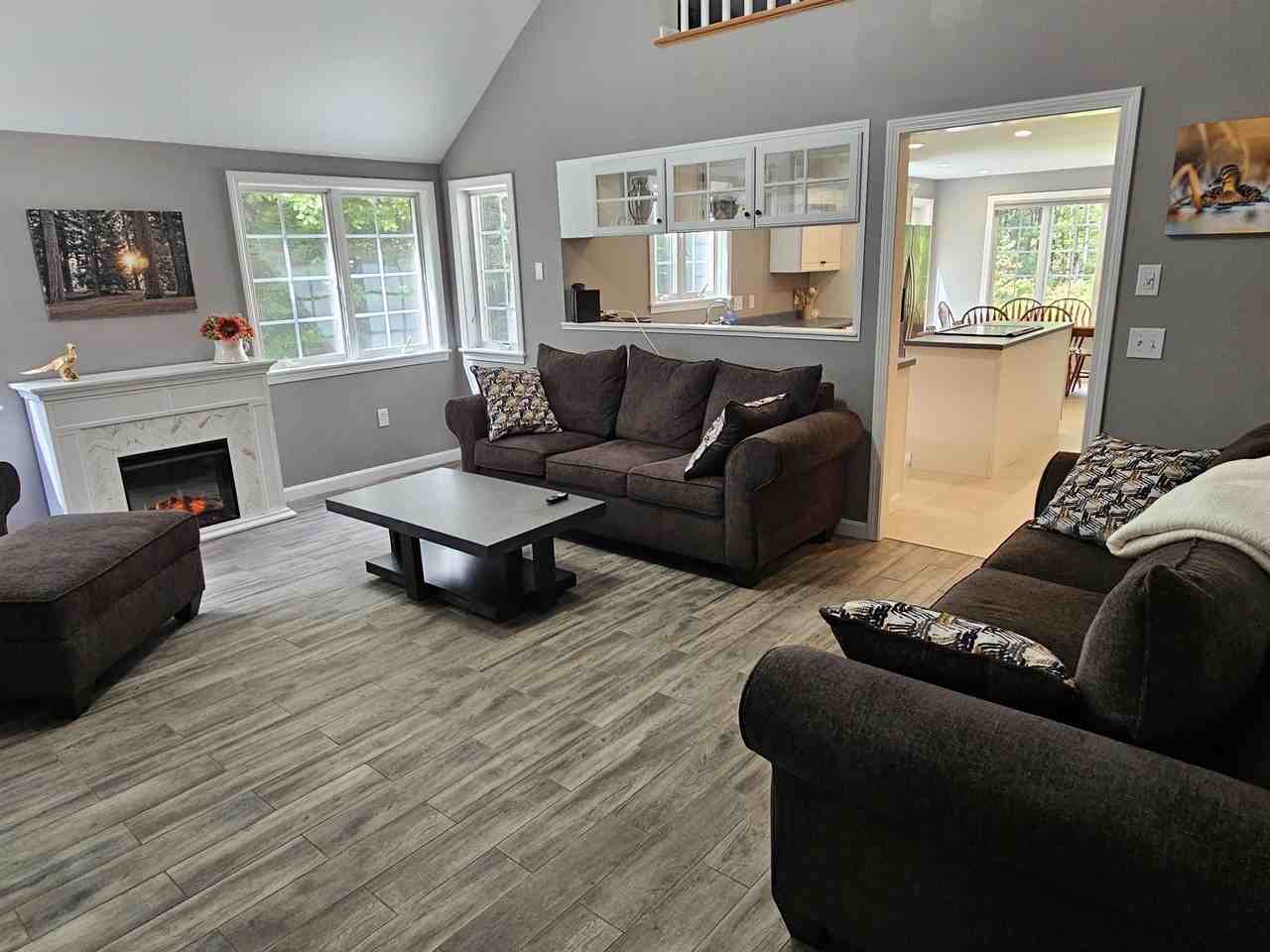 67 Maple St Ext - Photo 5 of 33