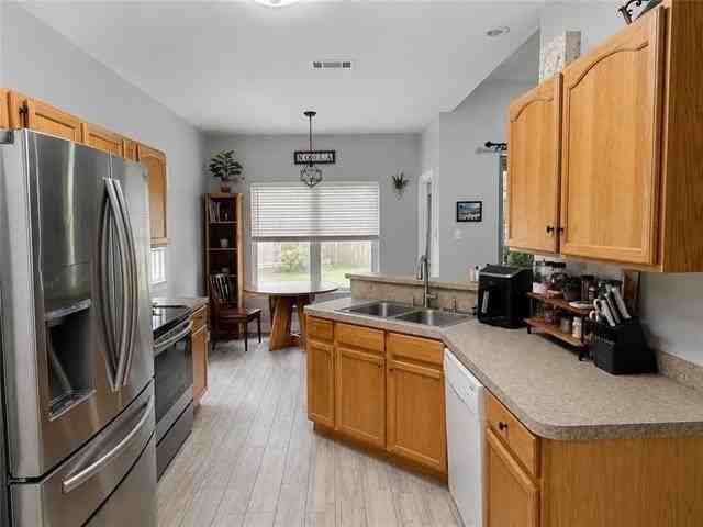 1124 Cawson St - Photo 2 of 9