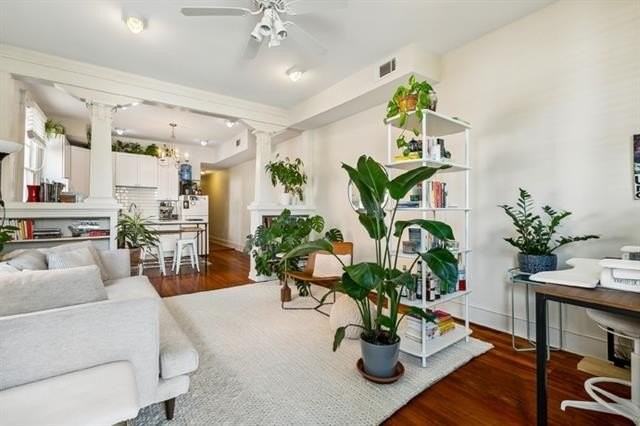 2034 Prytania St #1 - Photo 4 of 10