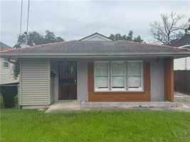 featured image of 4011 Clematis St