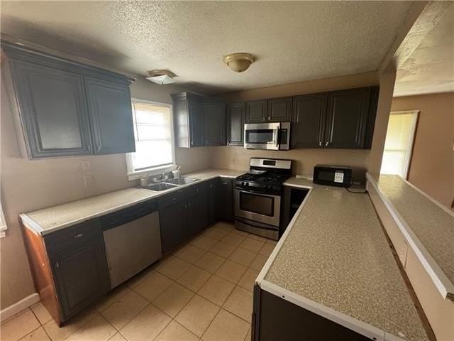 4011 Clematis St - Photo 4 of 21